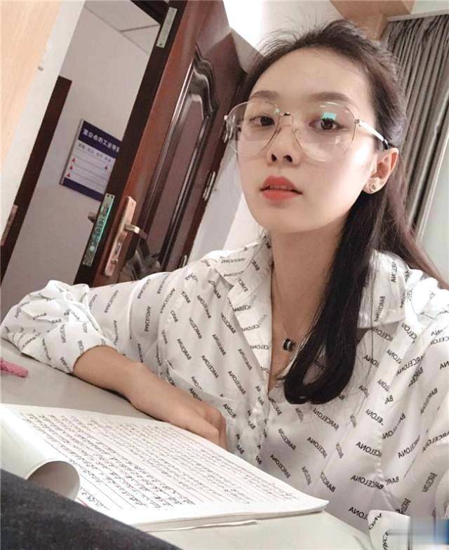 火狐电竞官网:
她是“中国排球女神”郎平爱将仅19岁退役!网友:太惋惜天妒英才(图3) 火狐电竞官网:
她是“中国排球女神”郎平爱将仅19岁退役!网友:太惋惜天妒英才(图3)