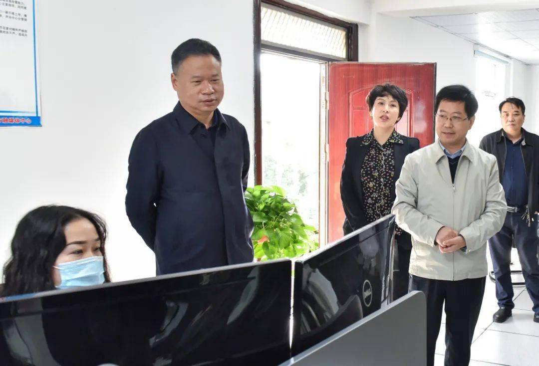 胡明刚到市融媒体中心调研时强调:深入宣传五中全会精神 加速推动媒体融合生长-火狐电竞官方网站(图5)
胡明刚到市融媒体中心调研时强调:深入宣传五中全会精神 加速推动媒体融合生长-火狐电竞官方网站(图5)