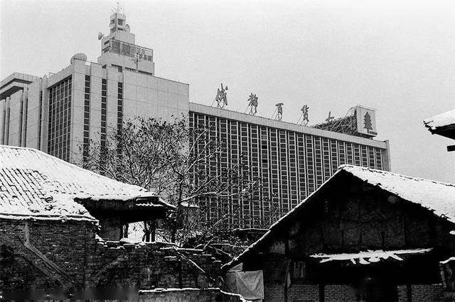 
1995年 成都春熙路上买年货的人（组图）【火狐电竞官网】(图5)