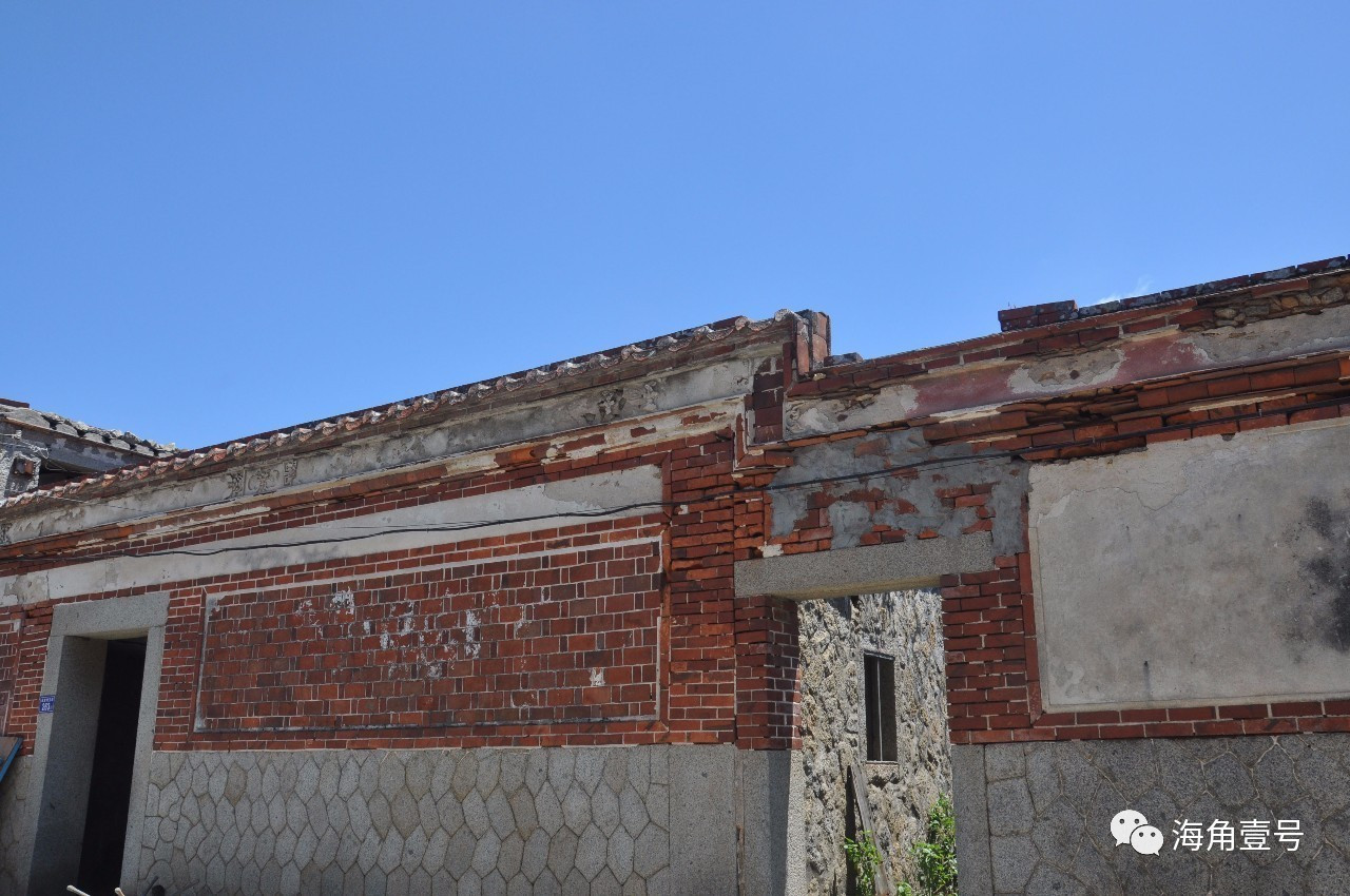 【火狐电竞官网】靓女过安检被堵?是因为圆脸整成锥子脸(图1) 火狐电竞官方网站