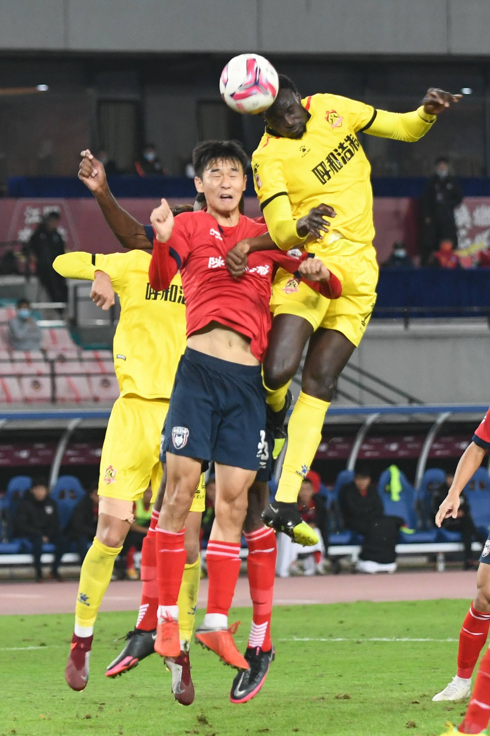 
足球——中甲：陕西大秦之水战平呼和浩特队【火狐电竞官网】(图9)