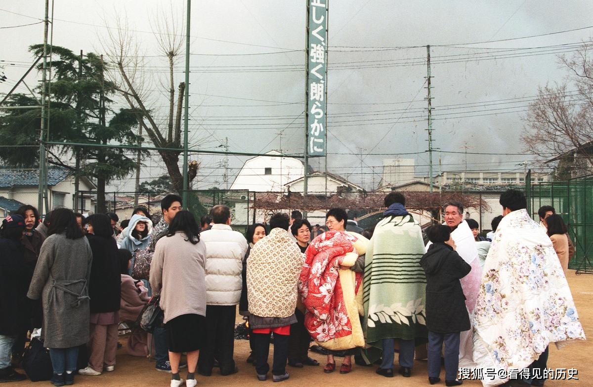 火狐电竞官方网站|
老照片 1995年的阪神大地震  战后最大的灾难(图12)